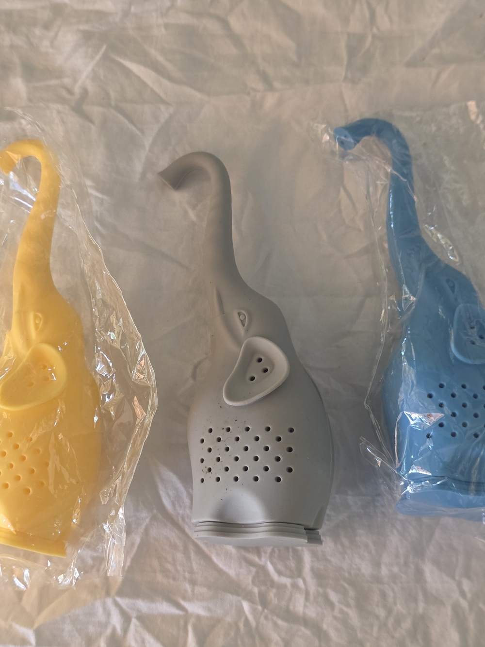 3 Elephant-shaped tea infuser strainer constructed from food-grade silicone.